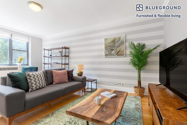 Building Photo - 10 Downing St Rental