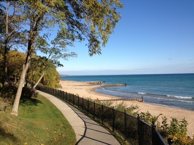 Cerca de la playa - 805-09 West Elm St.