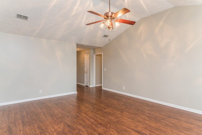 Photo - 3012 Wellington Pl