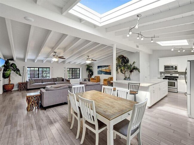 Photo - 2500 NE 19th St Unit 0