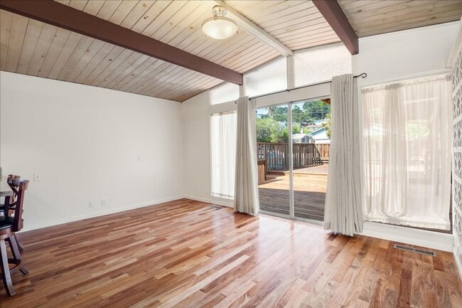 Photo - 2209 Thurm Ave