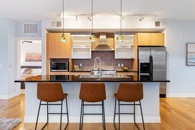 Photo - Gorgeous condo with city views