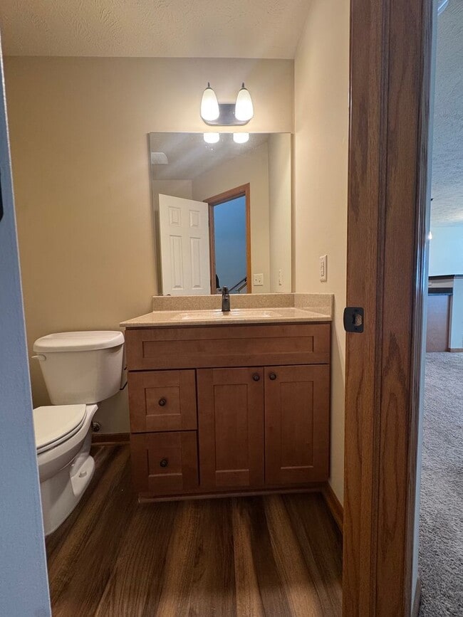 Photo - Spacious 3-Bedroom Townhome in Prairie Vil...