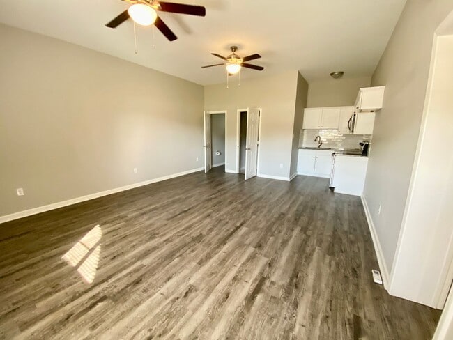 Building Photo - 1302 N Maple St Unit 1302 N. Maple St.  2