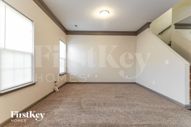 Photo - 866 Ivydale Ln SW