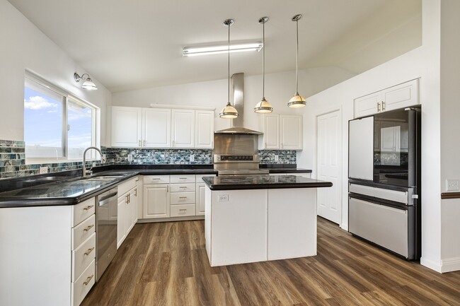 Photo - 4 bedroom, 3 bathroom single family house.