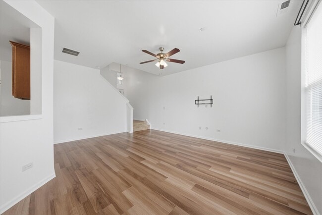 Photo - 1492 Orchid St