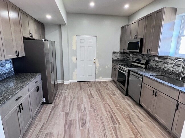 Photo - 4244 N Spaulding Ave Unit 3