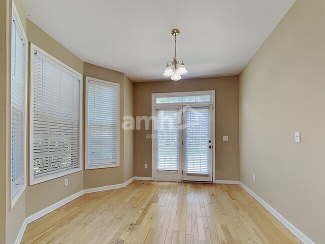 291 Ivy Manor Dr NW