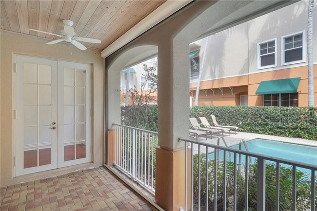 Photo - 180 NE 6th Ave