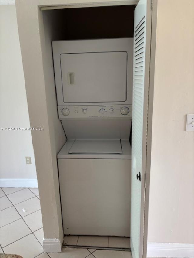 Photo - 10912 SW 3rd St