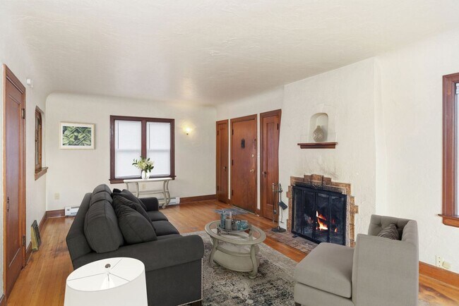 Photo - Baran (2018 11th St.) Unit A