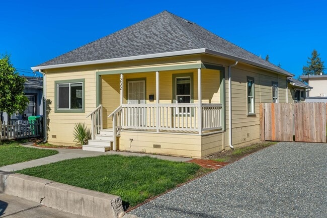 Photo - Welcoming 3-Bedroom, 1-Bath Single-Family Home