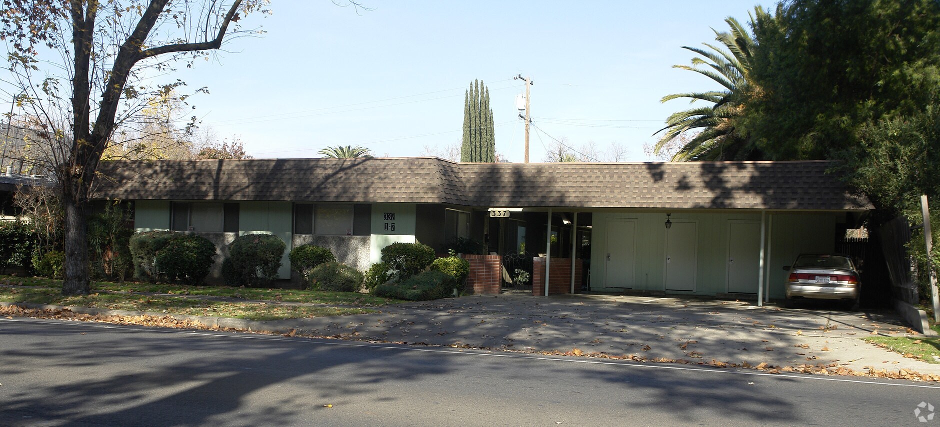 Photo - 337 W 21st St