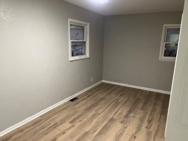 Photo - 7902 S Cameron Ln