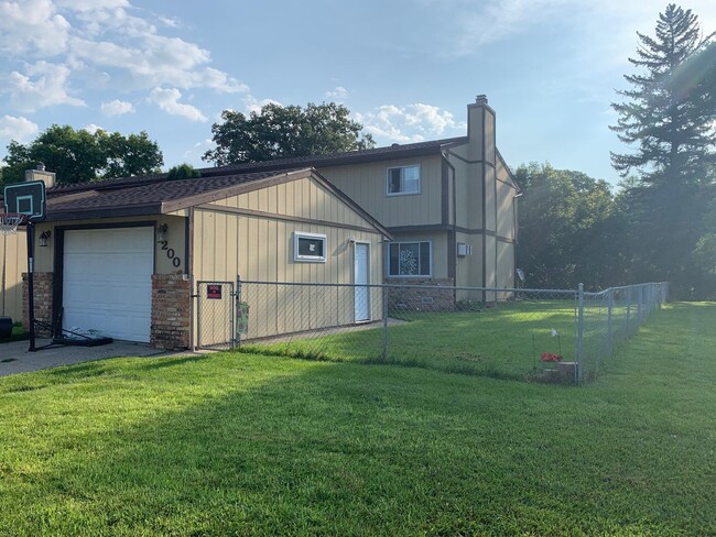 Beautiful 3 Bedroom Townhome in West Fargo - Beautiful 3 Bedroom Townhome in West Fargo