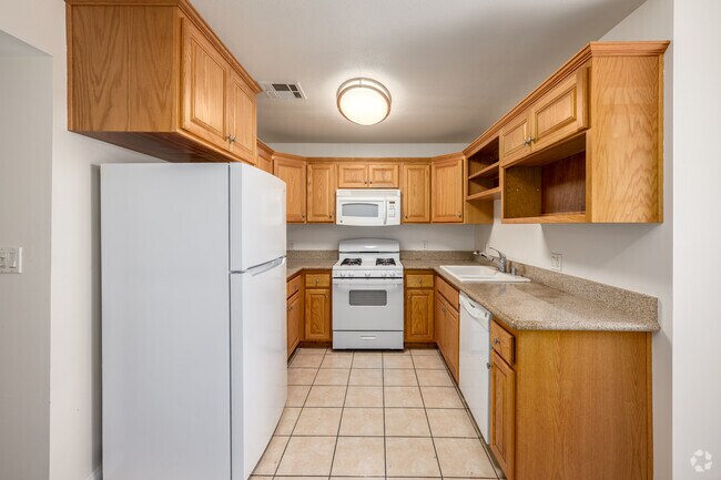 1BR, 1BA - 800SF - Kitchen