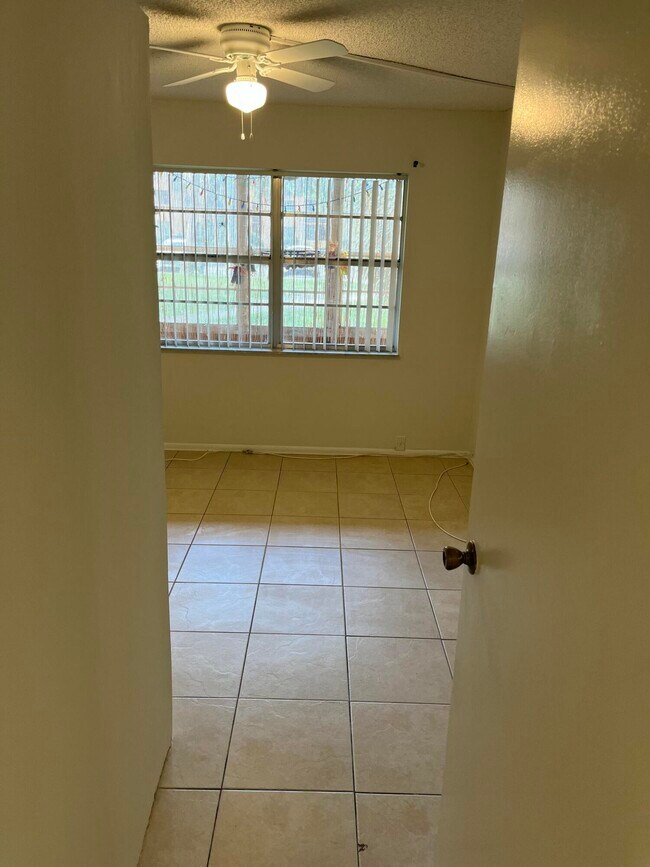 Photo - 4304 NW 9th Ave Unit 3-1-A
