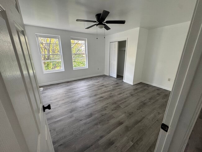 3rd bedroom - 48 1/2 3rd St Unit Multi family 2nd and 3rd