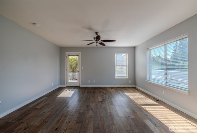 Photo - 1519 Springwater Ave