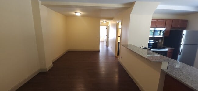 Photo - 1416 E State St Apartments