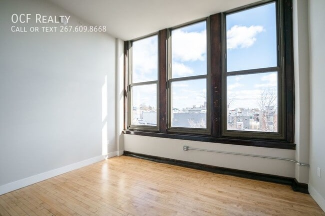 Building Photo - 1300 S 19th St Unit 307
