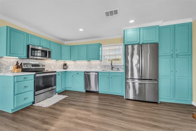 Photo - 610 Surf Dr