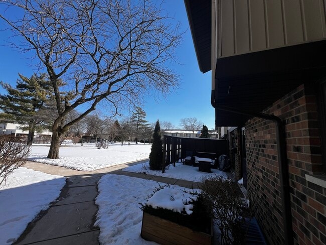 Photo - 7333 Winthrop Way