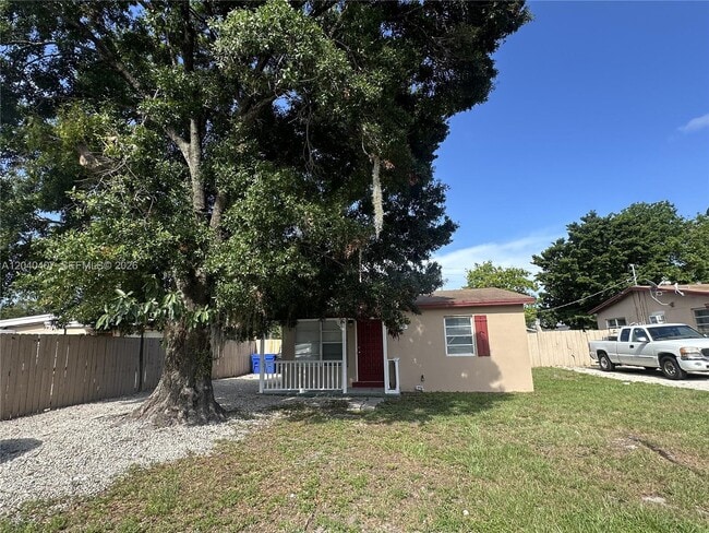Photo - 820 NW 4th Ave