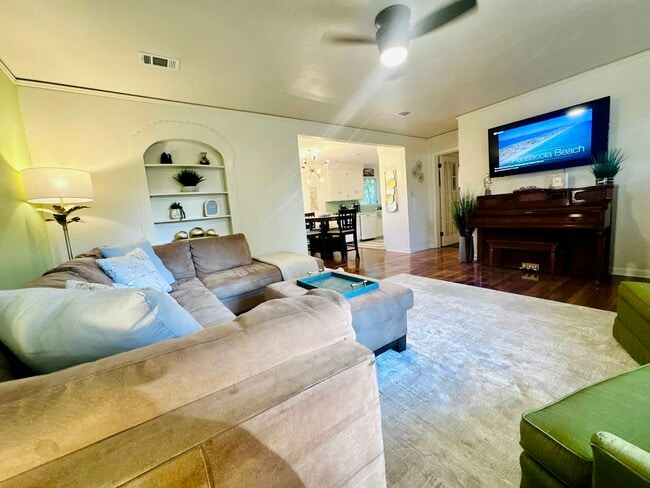 Photo - 27 Escalona Ave