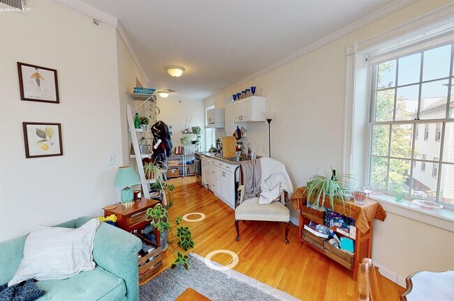 Photo - 5 Bishop Allen Dr Unidad 3