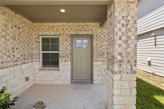 2905 Maryanne Ln