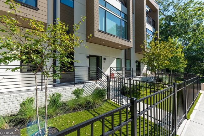 Photo - 1099 North Avenue NE