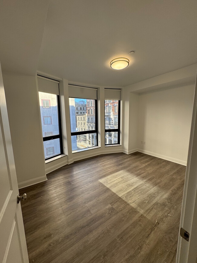 402 bedroom1 - G Square