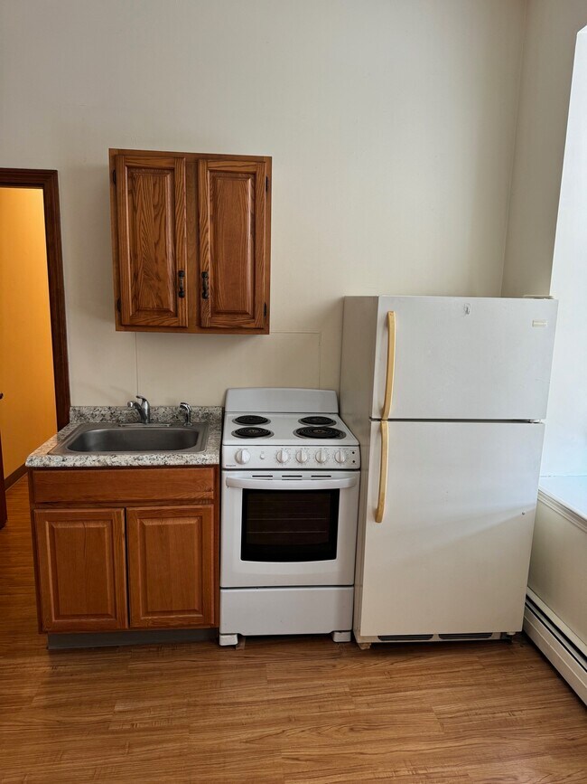 Photo - 12 Miles St Unit 3