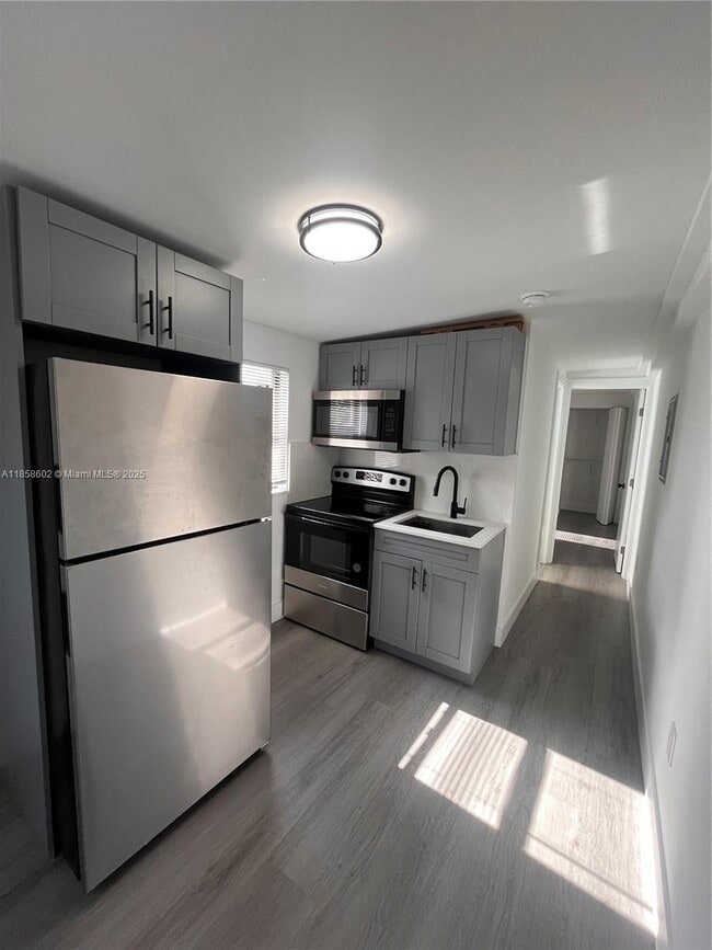 Building Photo - 638 SW 21st Ave Unit 628-4 Rental