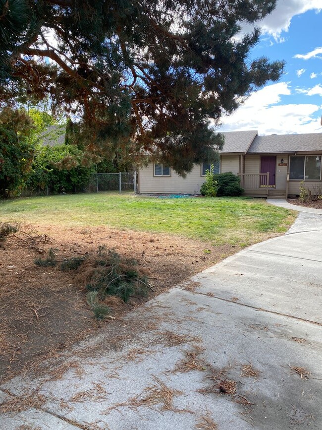 Photo - 4800 Airway Dr NE