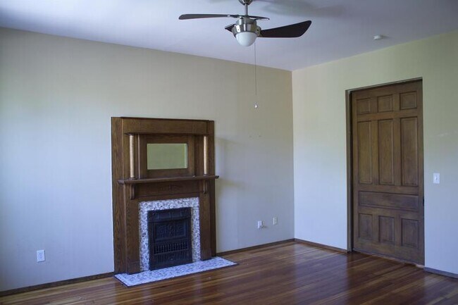 3218-3220 Cherokee St
