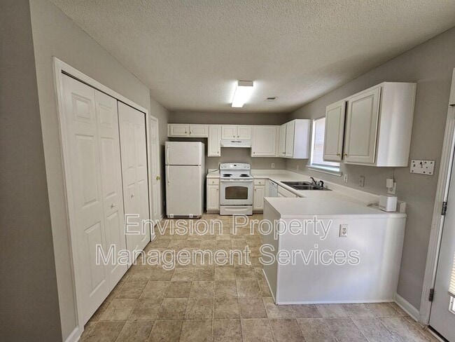 Photo - 336 Coral Cir