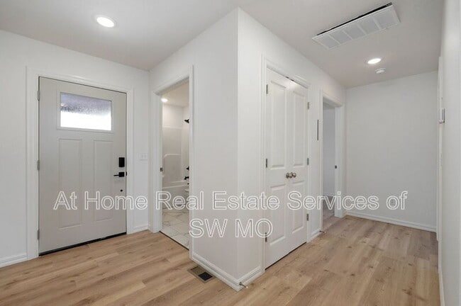 Photo - 863 S Silverwood Ln