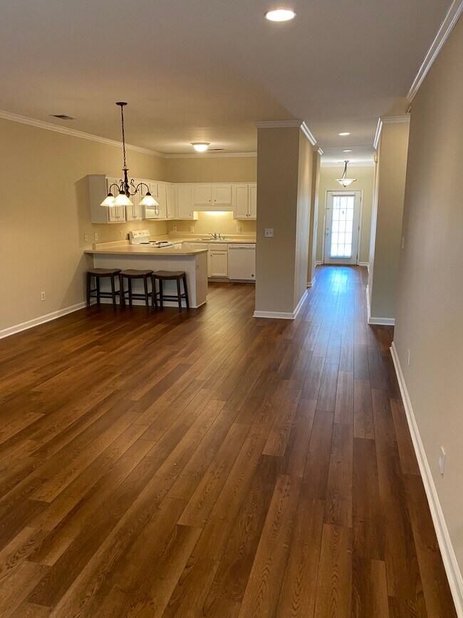 Kitchen and Hallway - 1752 Savannah Park
