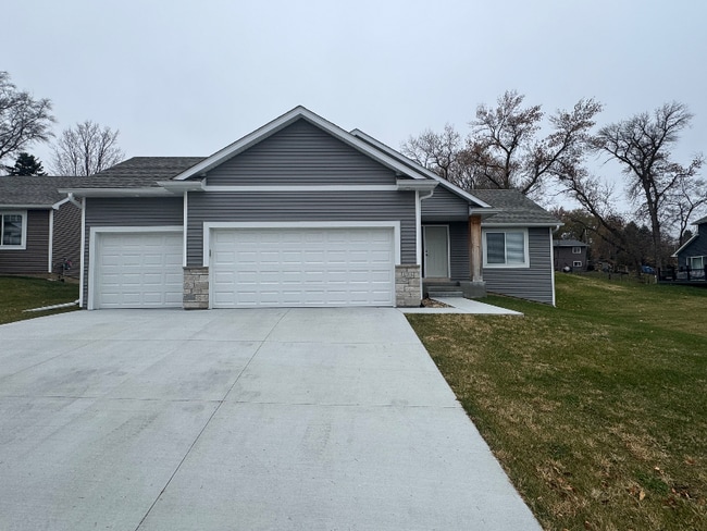 Building Photo - 3715 Fernwood Ln SW