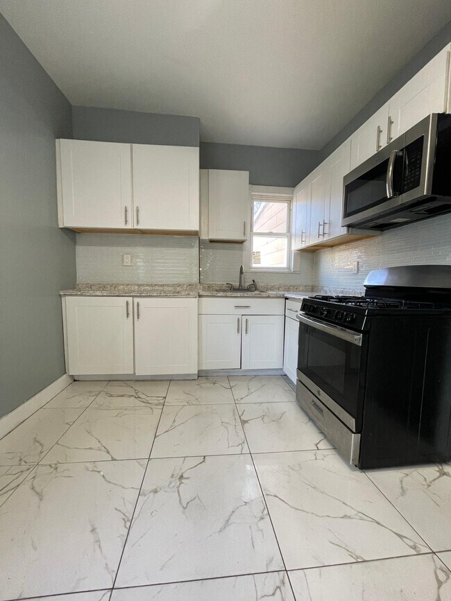 Photo - 188 Pearsall Ave Apartments Unit 1