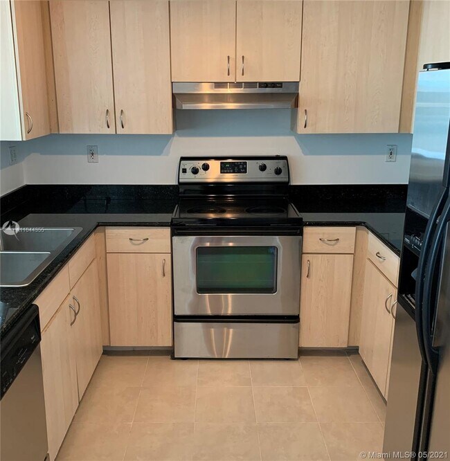 Photo - 3000 Coral Way Unit 817