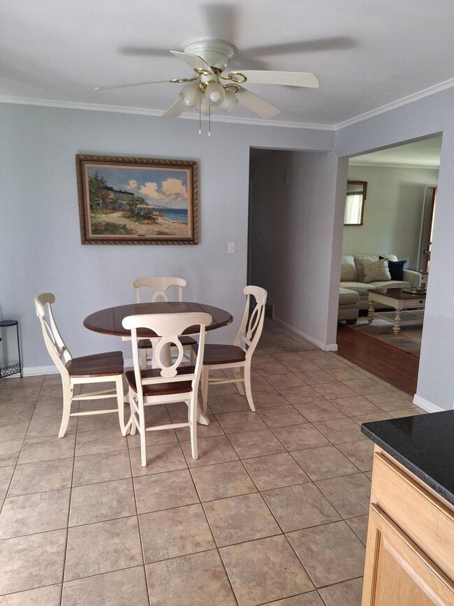 Photo - 3704 McGuffey Rd Casa