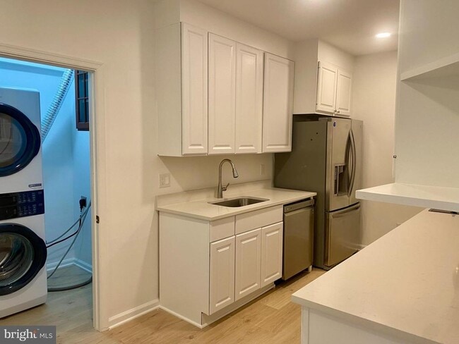 Building Photo - 7806 Birnam Wood Dr