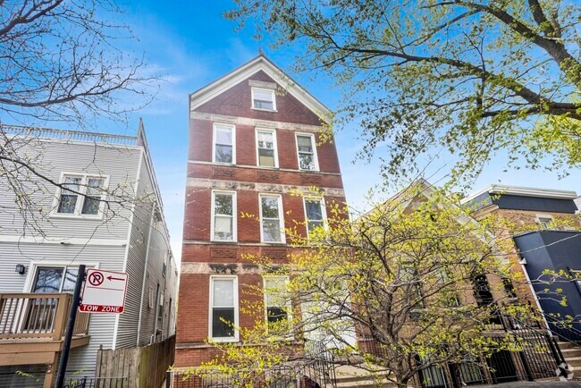 Building Photo - 1903 W Dickens Ave Rental