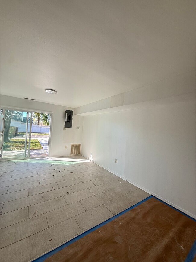 Photo - MAI319#-LS BK Unit MAI319#10-LS