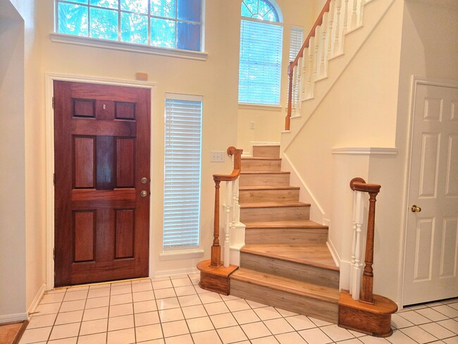 Photo - 1611 Monvale Ln