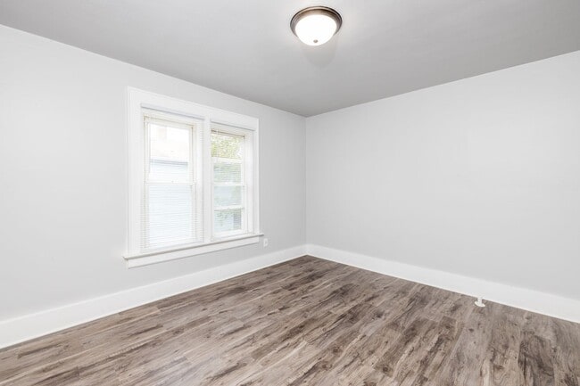 Photo - 189 E Merrill Ave Unit 189 E Merill Ave - 2